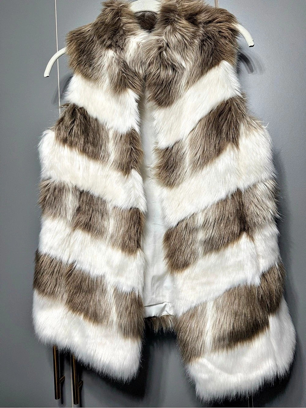 White House Black Market Plush Faux Fur Striped Vest Size Small